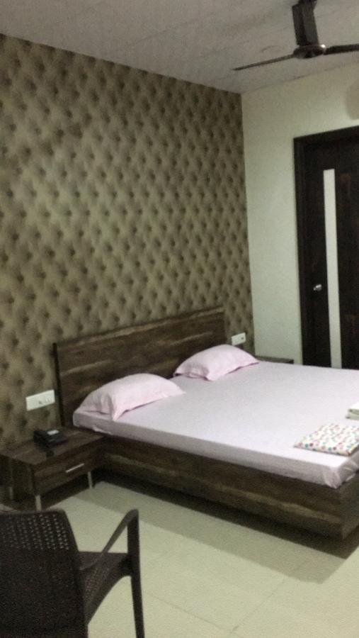 De Agya Paradise Ludhiana Bagian luar foto